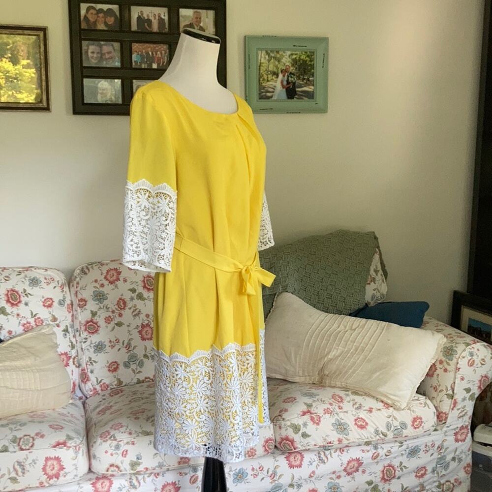 Gianni Bini Yellow Dress W/White Lace Trim, Size M